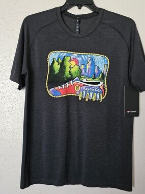 Lululemon athletica Men’s Gray Graphic Performance Tee Bayou City Design Large